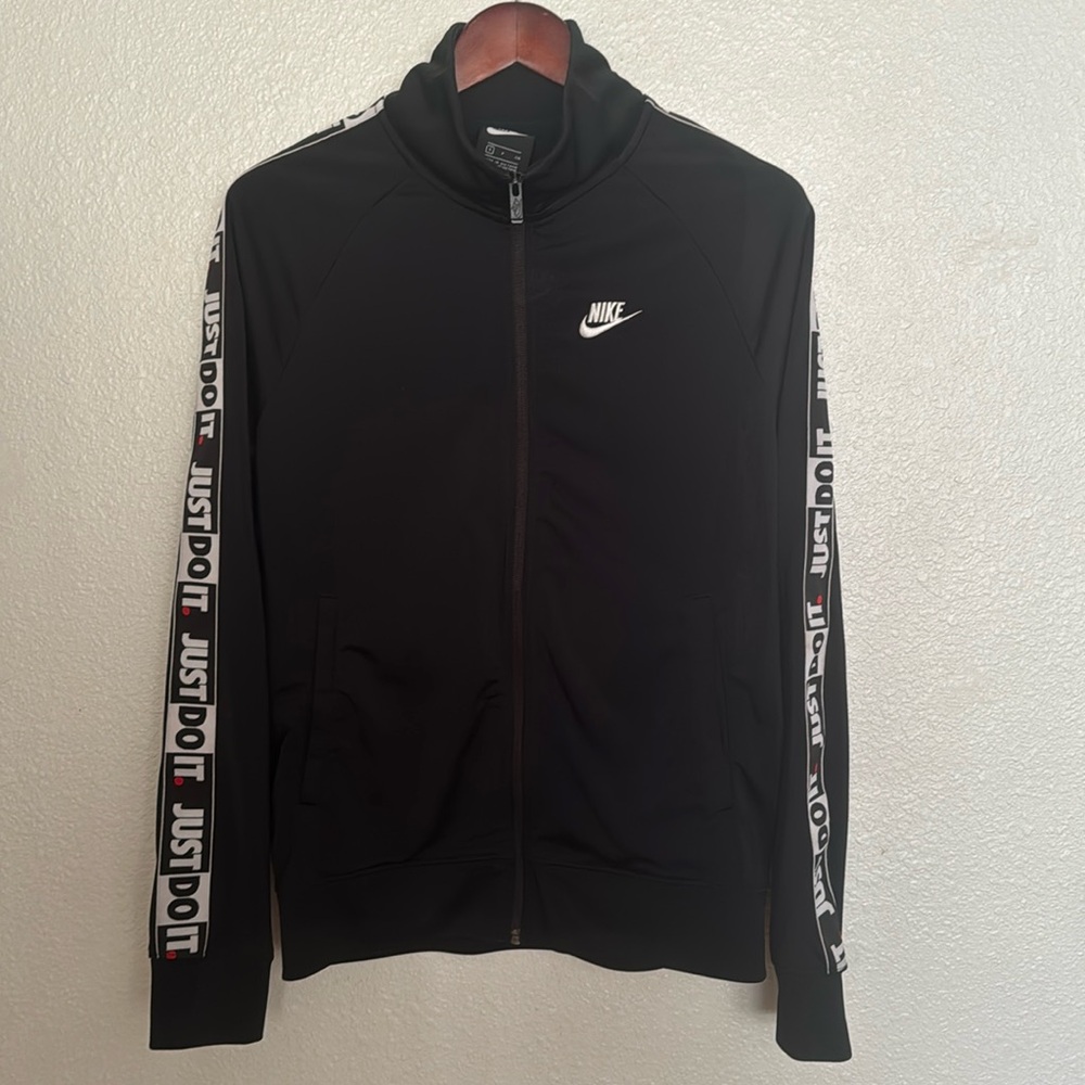 Men’s small Nike full zip track jacket